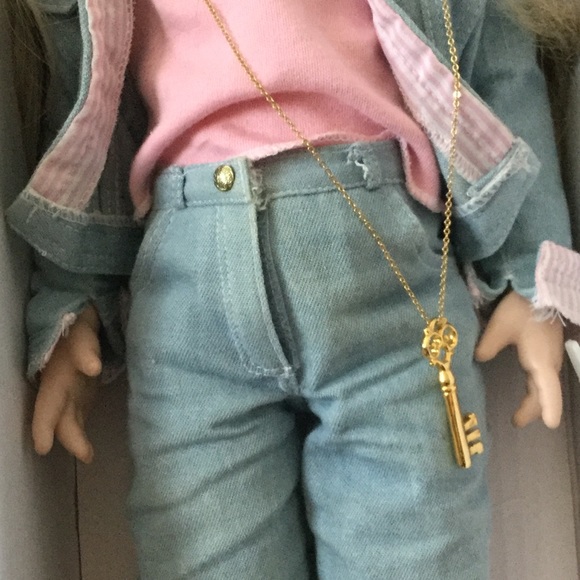 ⚜️  MAGIC ATTIC ALISON DOLL w 🗝 & BOOK 📚 1996 - Picture 6 of 16